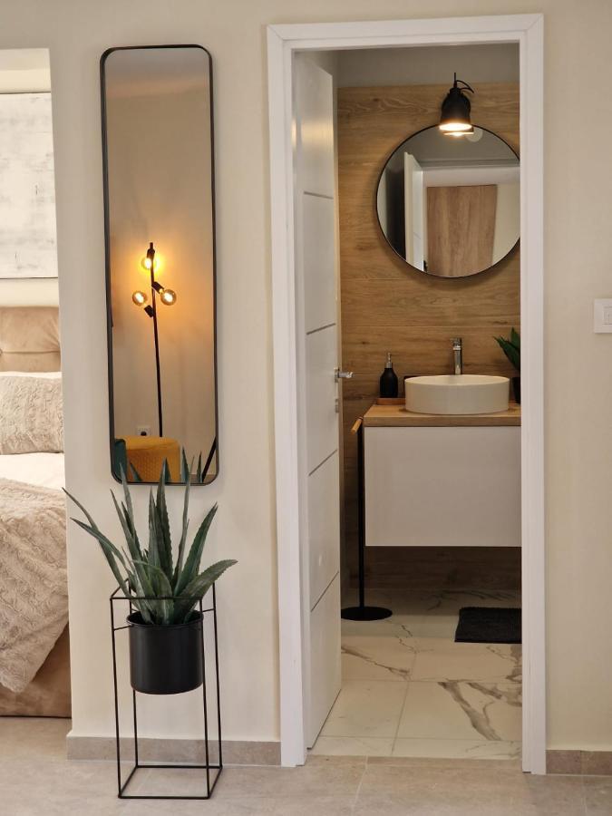 Studio Apartment Mare With Private Garden And Jacuzzi Винкуран Екстер'єр фото