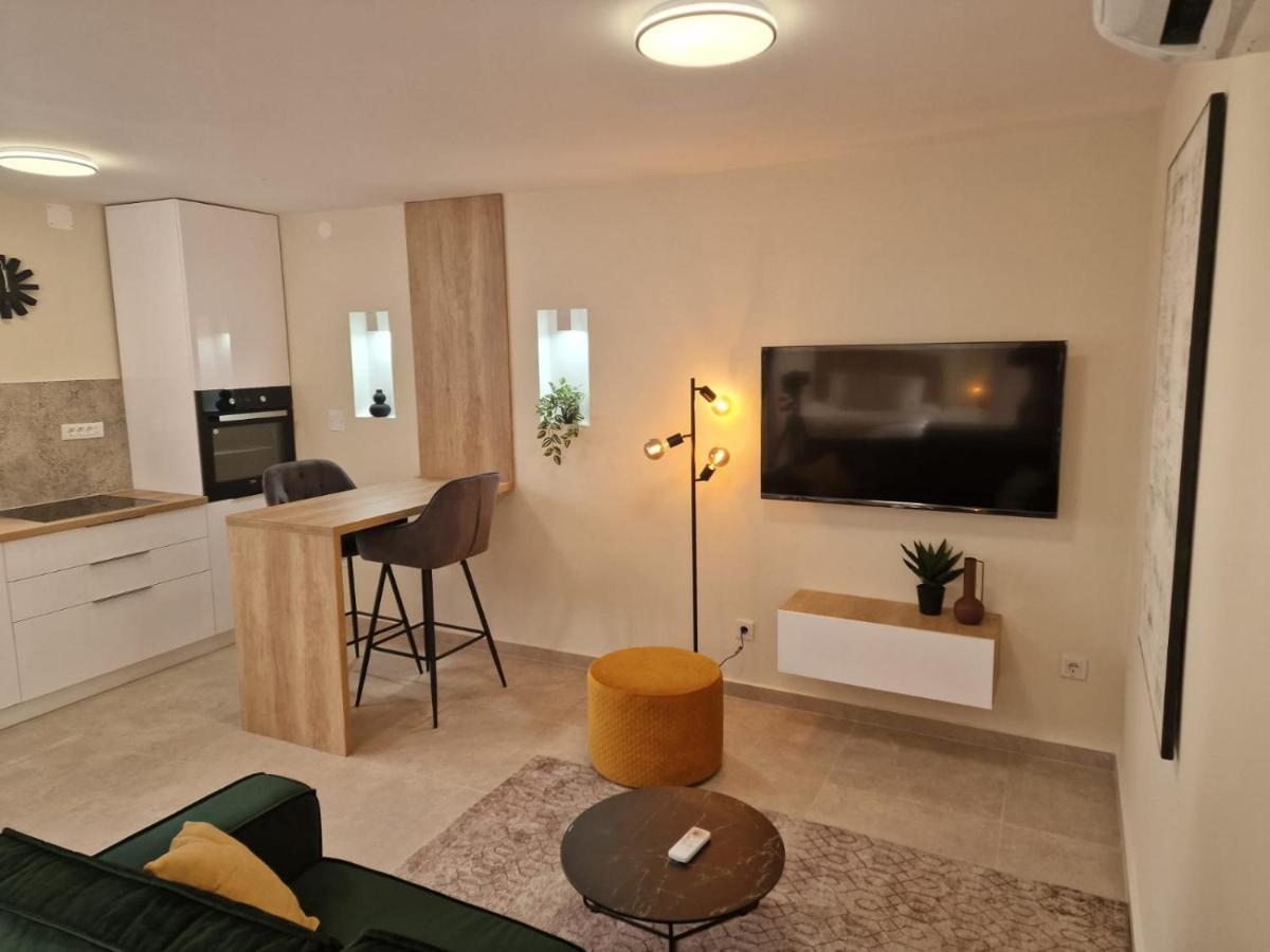 Studio Apartment Mare With Private Garden And Jacuzzi Винкуран Екстер'єр фото