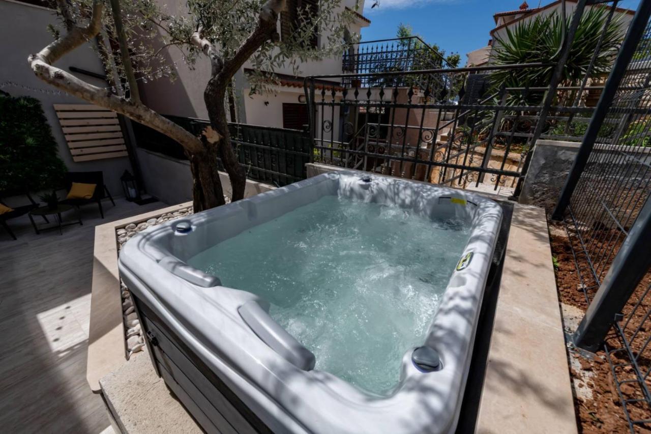 Studio Apartment Mare With Private Garden And Jacuzzi Винкуран Екстер'єр фото